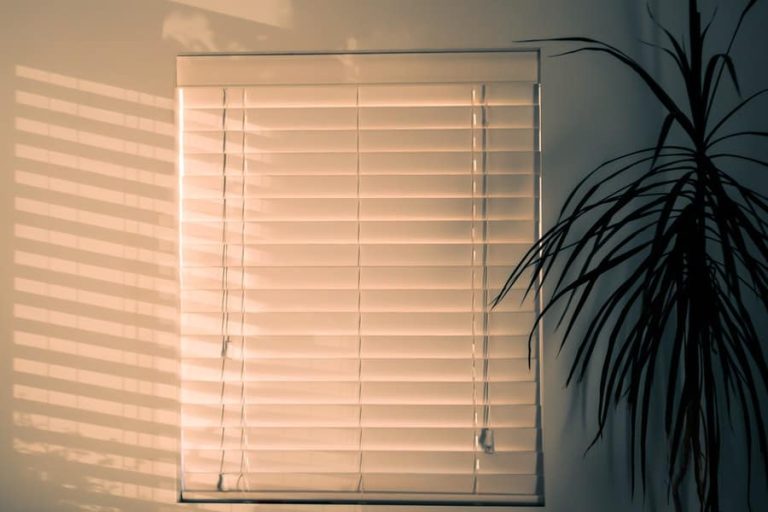 How To Pull Down Blinds Without Strings