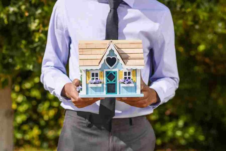 Is It Hard To Become A Real Estate Agent
